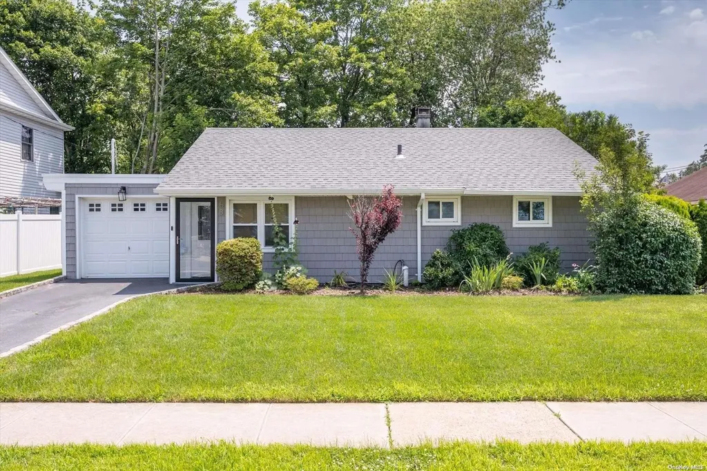 53 W Millpage Drive Bethpage NY 11714