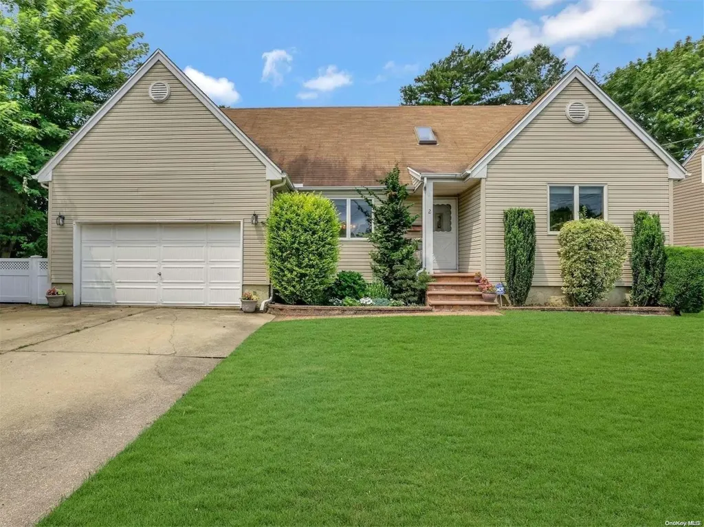 2 Wilfred Boulevard Hicksville NY 11801