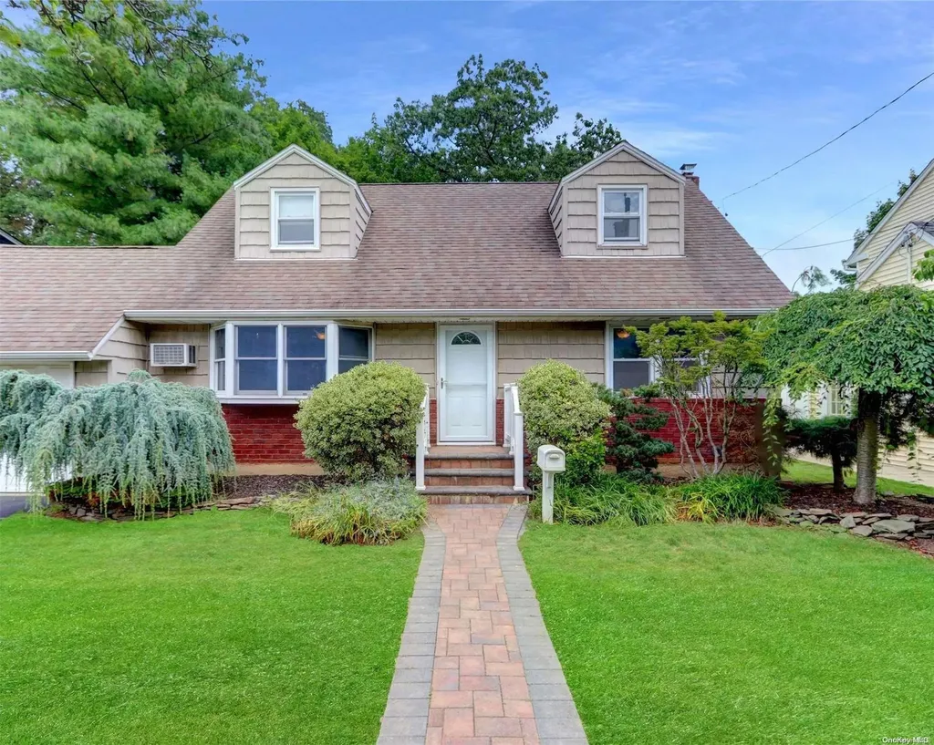 1685 Baker Avenue Merrick NY 11566
