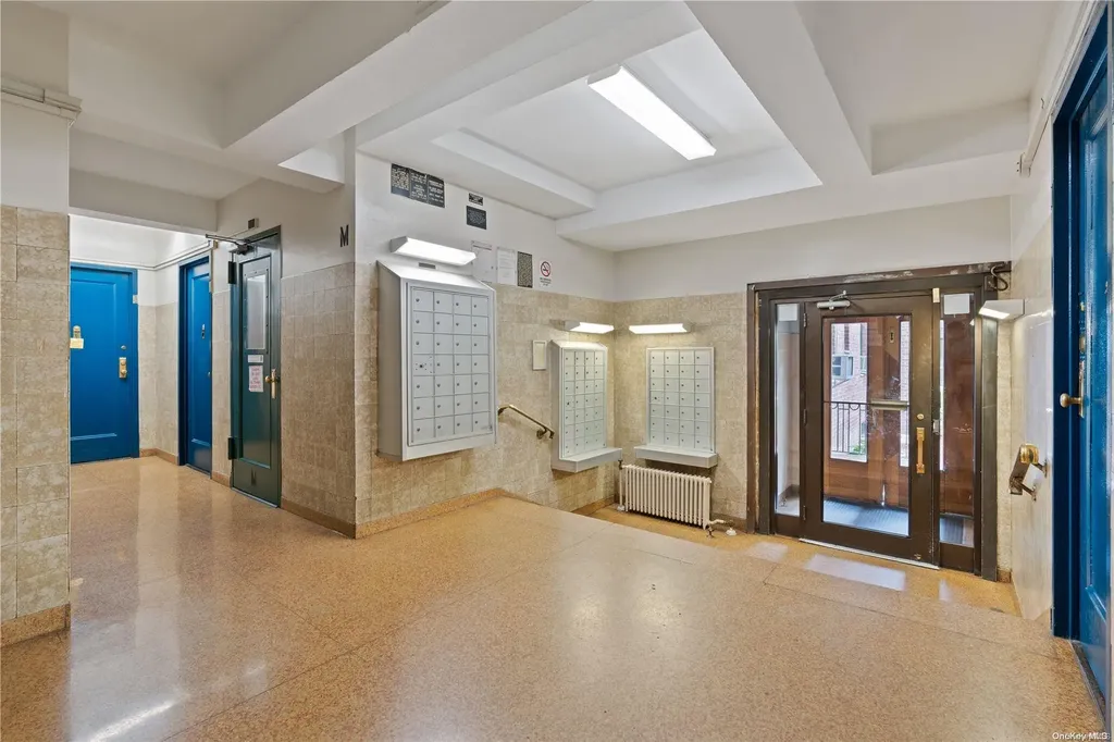 1604 Metropolitan Avenue Bronx NY 10462