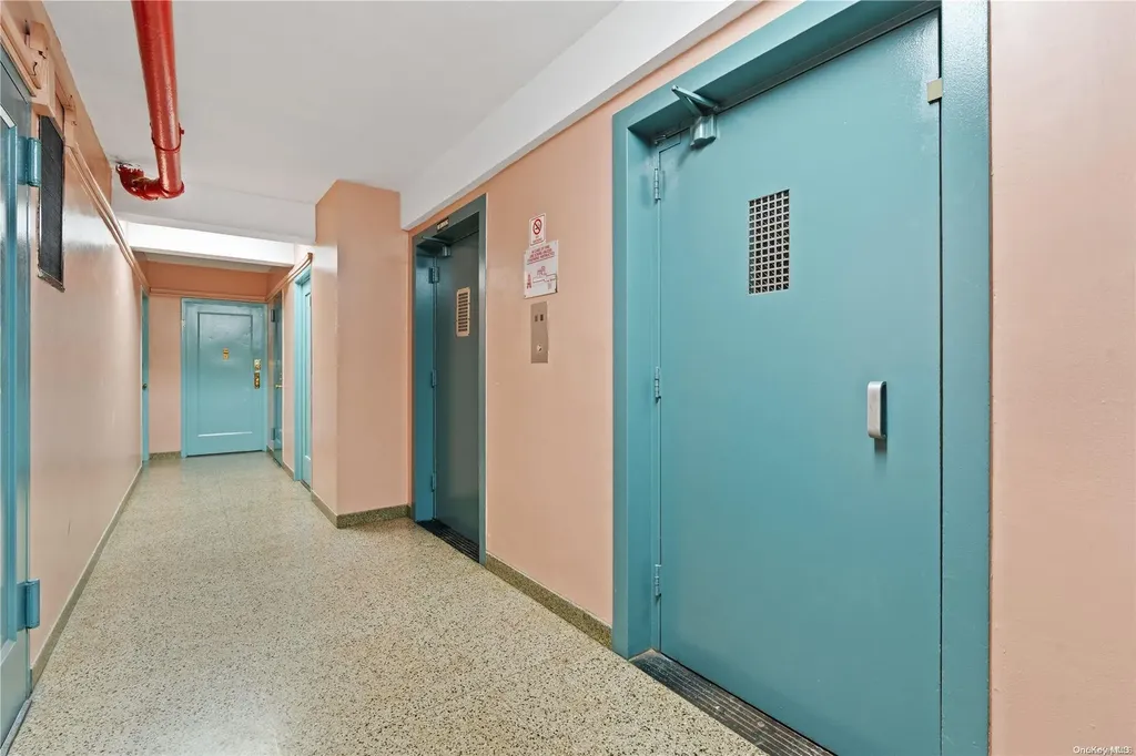 1604 Metropolitan Avenue Bronx NY 10462