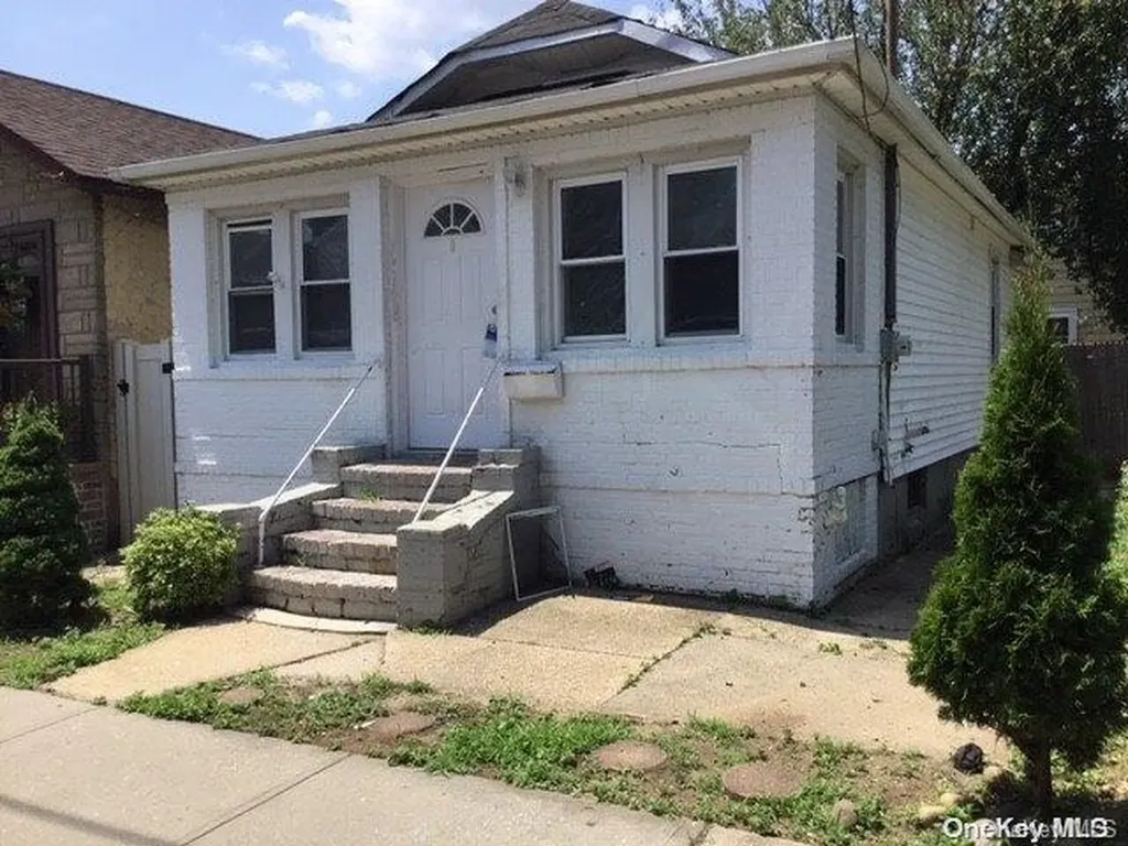 96 Evans Avenue Elmont NY 11003