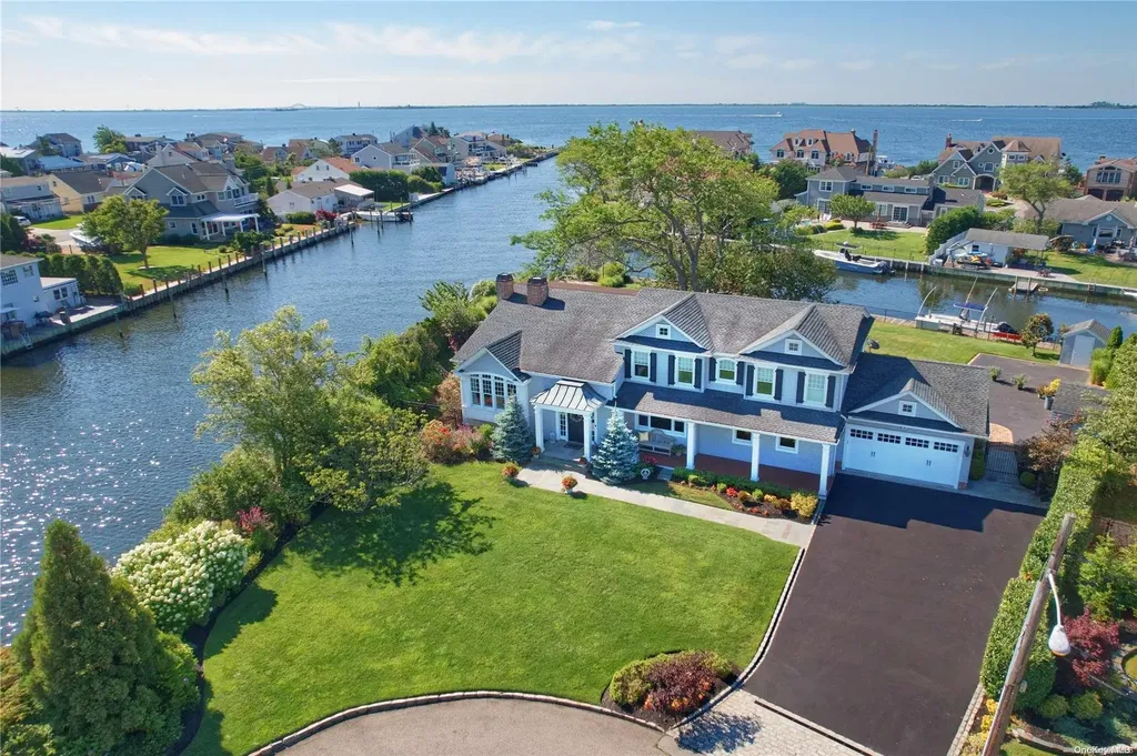 26 Christopher Court Babylon NY 11702