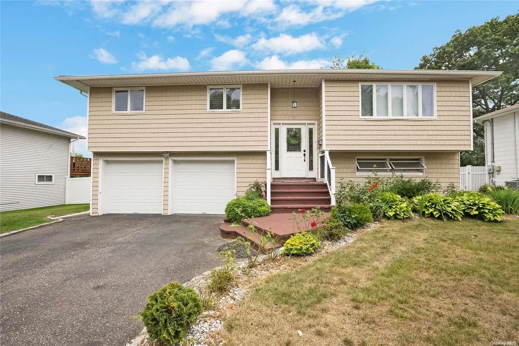 56 Beaumont Drive Plainview NY 11803