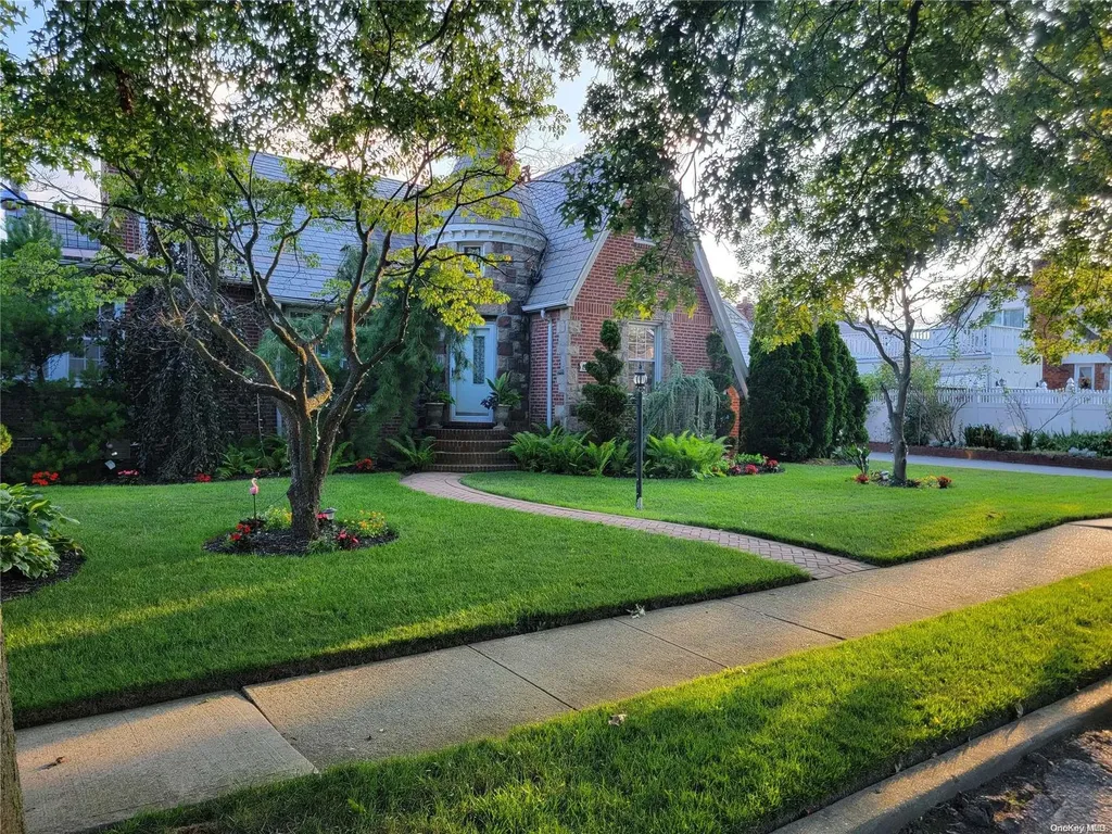 115 Oliver Avenue Valley Stream NY 11580