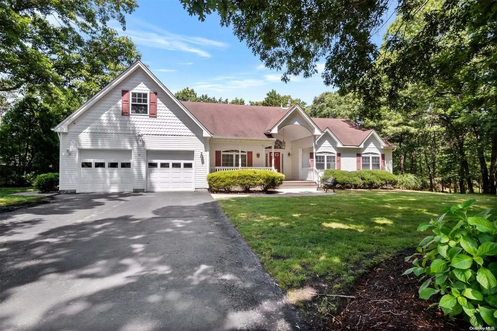4 Cheryl Drive Shoreham NY 11786