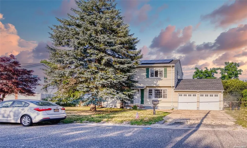 835 Keith Lane West Islip NY 11795