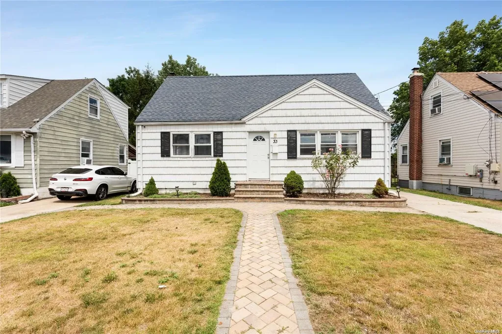 33 Cunningham Avenue Uniondale NY 11553