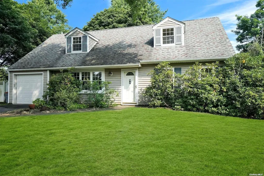 45 Plane Tree Lane Saint James NY 11780