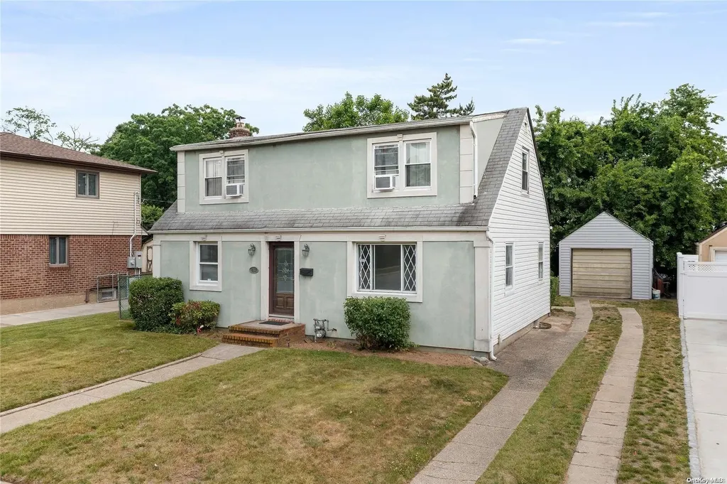 653 Dauntless Parkway Elmont NY 11003