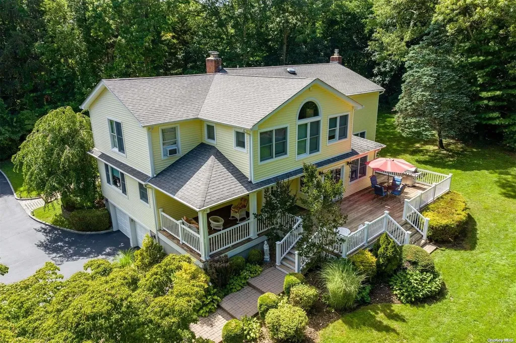 39 W Maple Road Greenlawn NY 11740