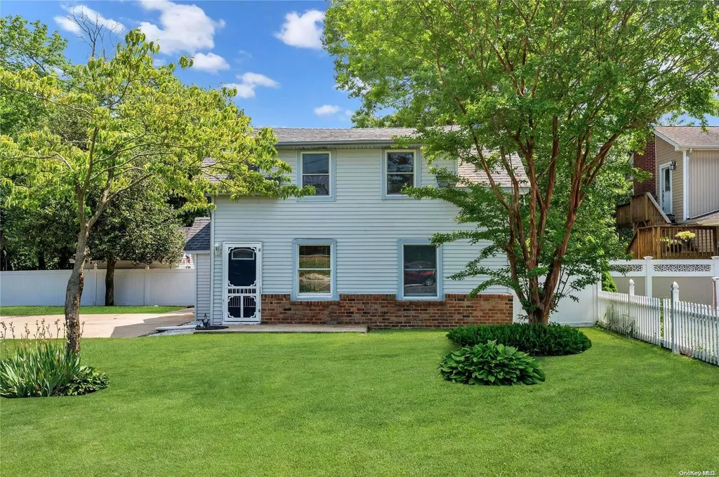 138 Saxton Street Patchogue NY 11772