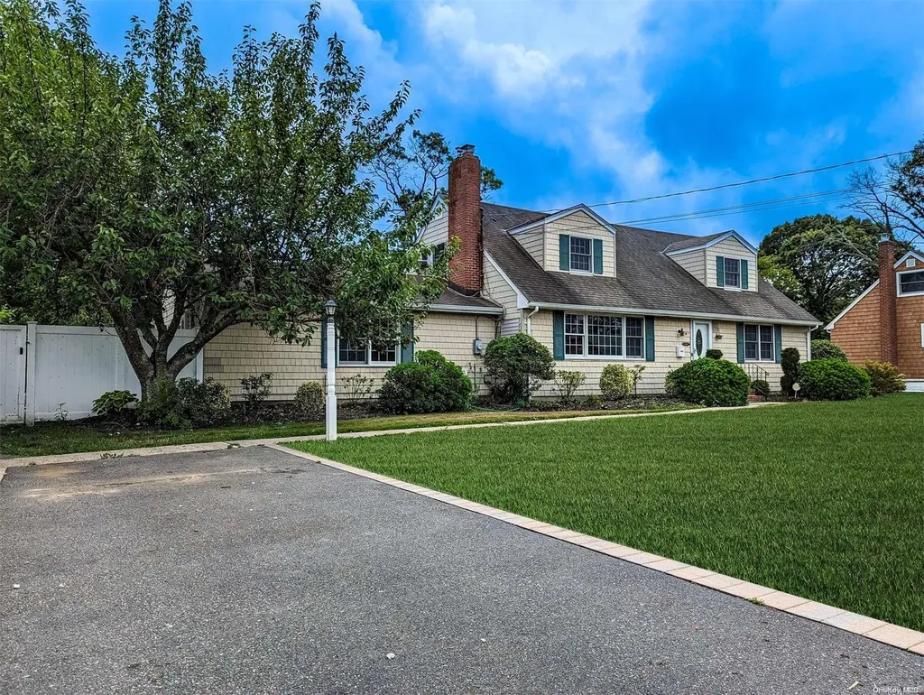 160 Moffitt Boulevard Islip NY 11751