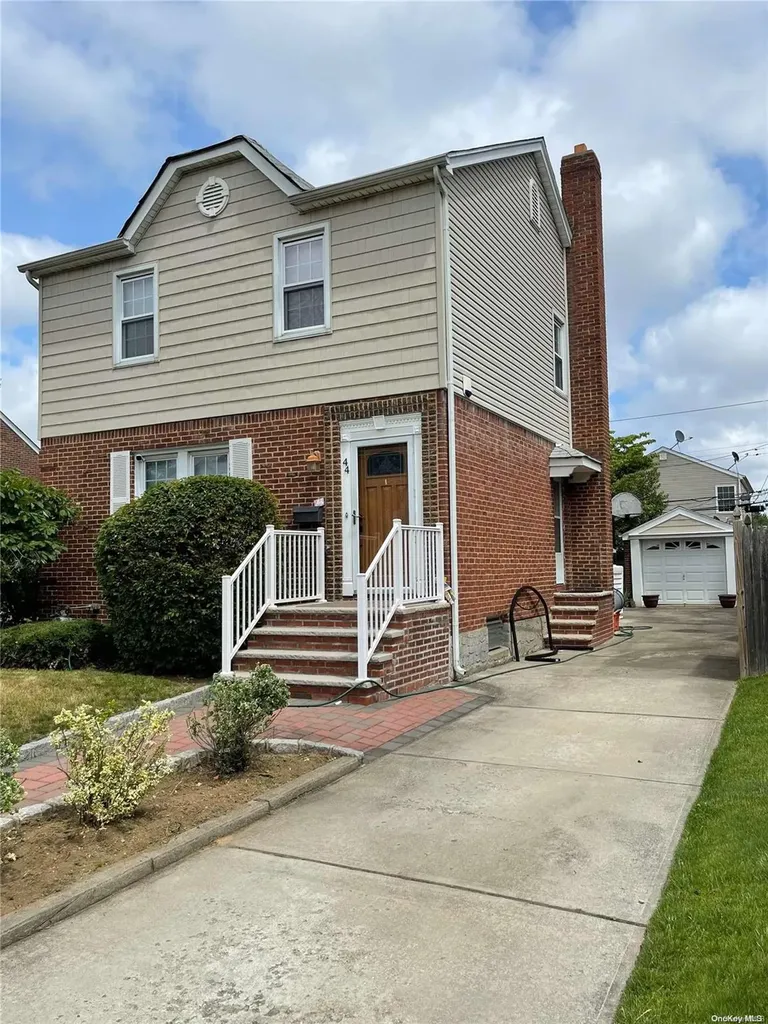 44 Heathcote Road Elmont NY 11003