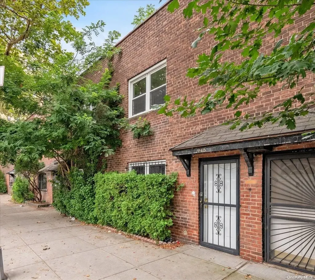 942 Gerard Avenue Bronx NY 10452