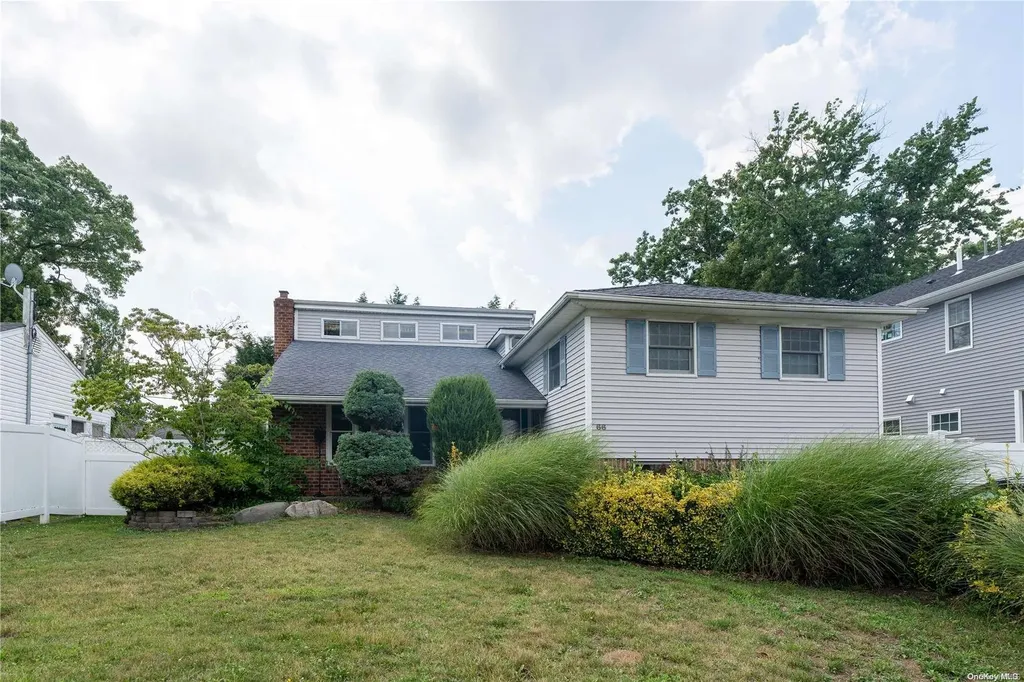 66 Willets Drive Syosset NY 11791