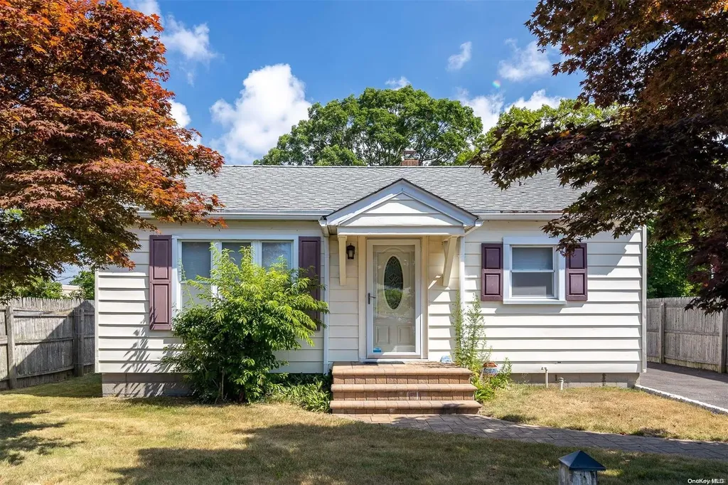 93 Franklin Street Patchogue NY 11772