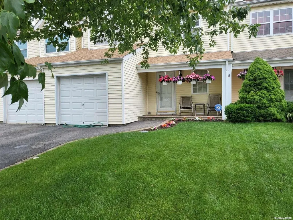 13 Beech Street Central Islip NY 11722