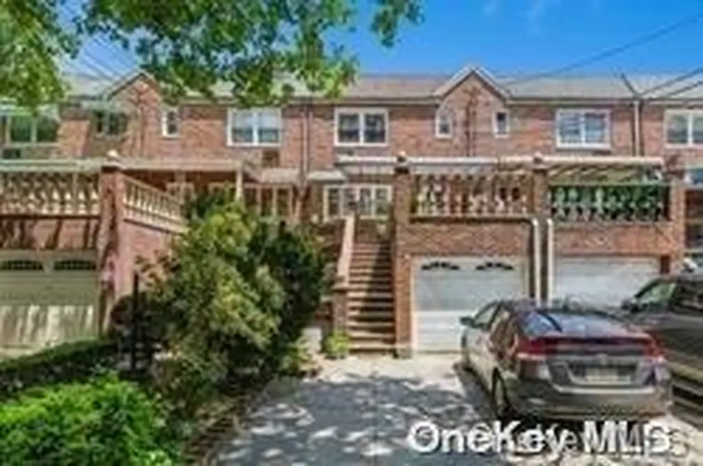 727 E 79th Street Canarsie NY 11236