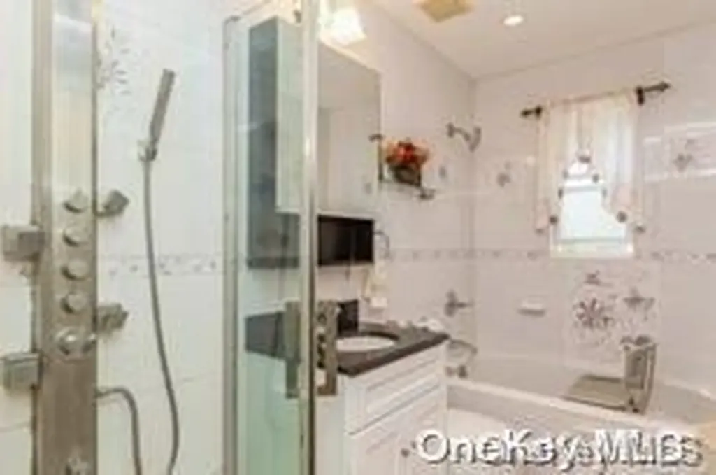 727 E 79th Street Canarsie NY 11236