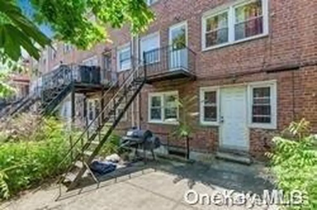 727 E 79th Street Canarsie NY 11236