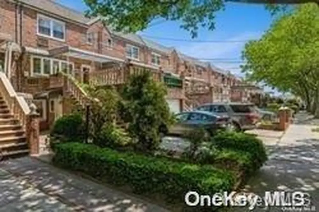 727 E 79th Street Canarsie NY 11236