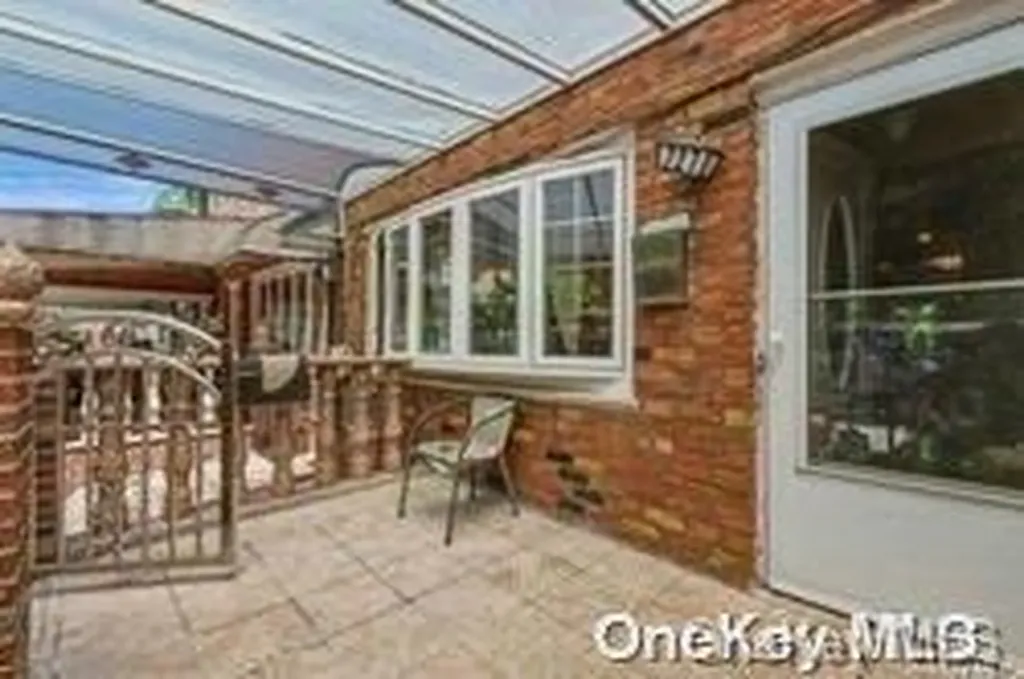 727 E 79th Street Canarsie NY 11236