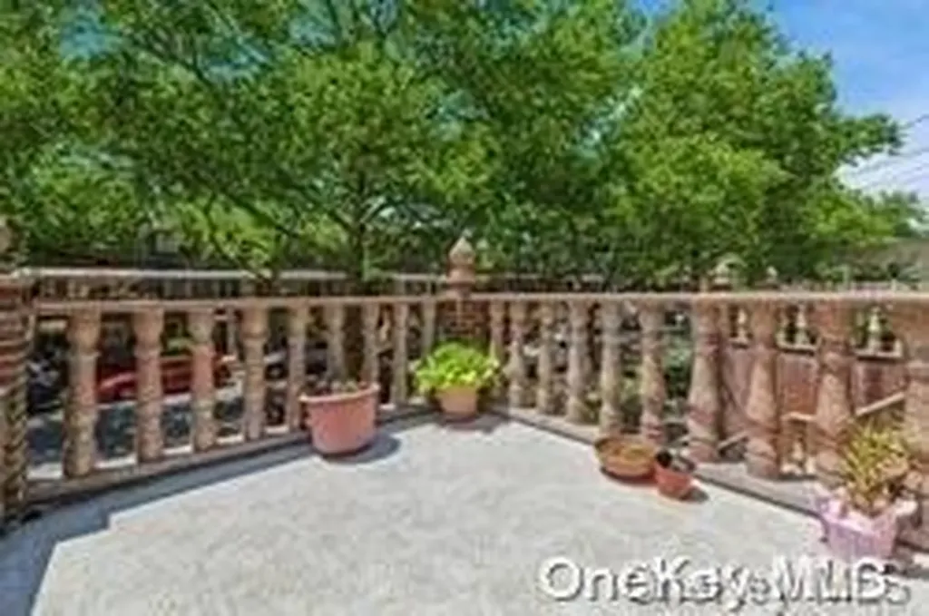 727 E 79th Street Canarsie NY 11236