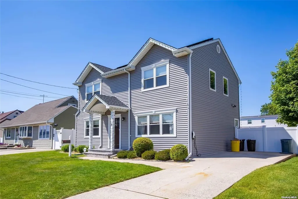 8 Moore Drive Bethpage NY 11714