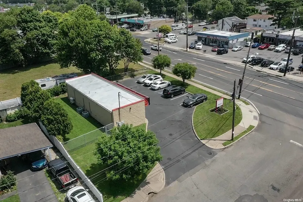 1820 5th Avenue Bay Shore NY 11706