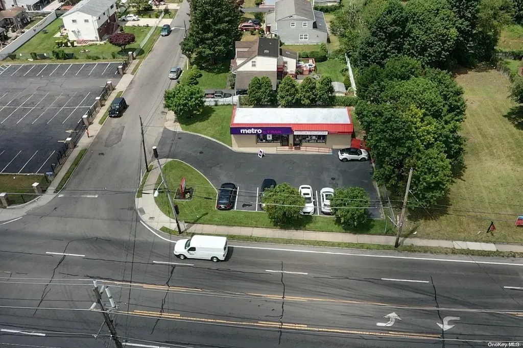 1820 5th Avenue Bay Shore NY 11706