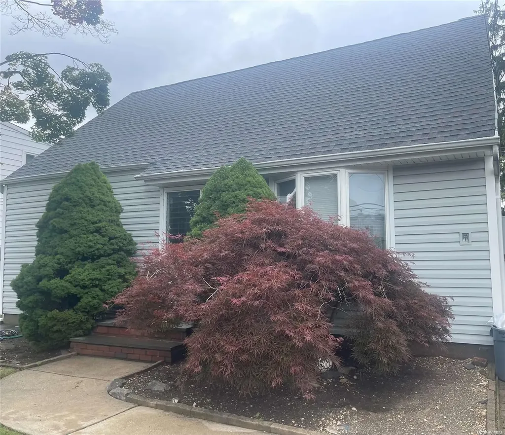 26 Nassau Avenue Plainview NY 11803