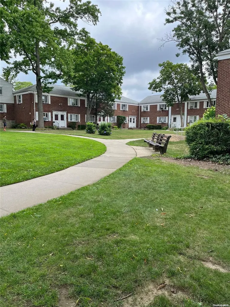 221-22 Manor Road Queens Village NY 11427