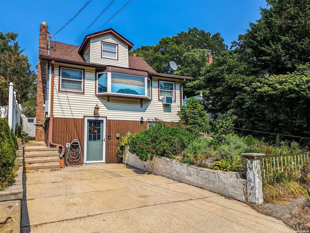 95 Sunburst Drive Rocky Point NY 11778