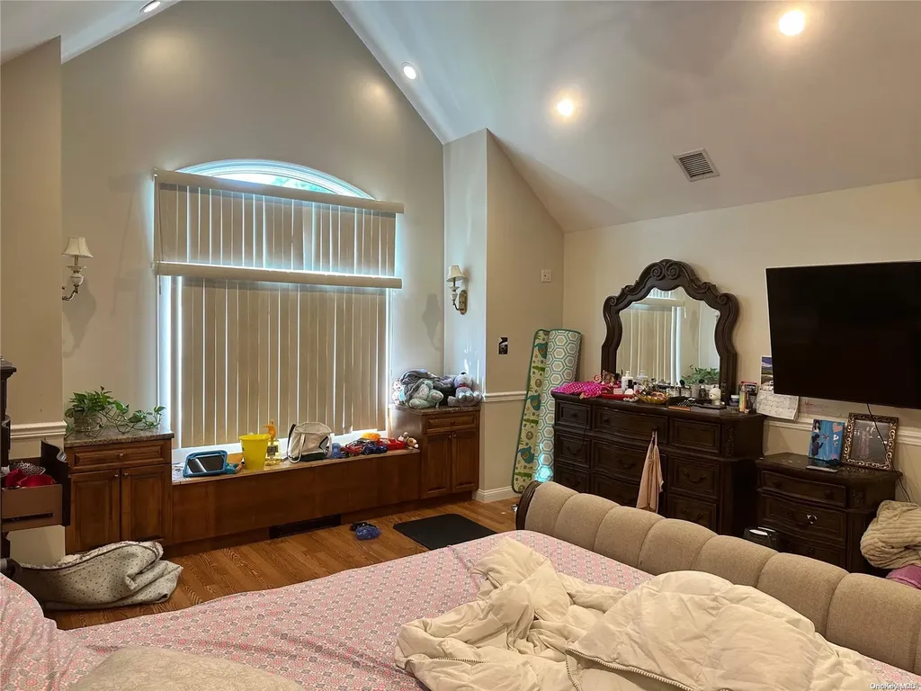 43 Crag Lane Levittown NY 11756