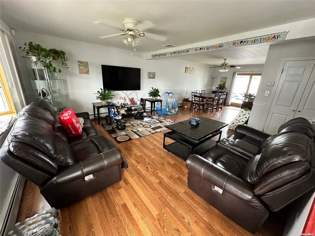 43 Crag Lane Levittown NY 11756