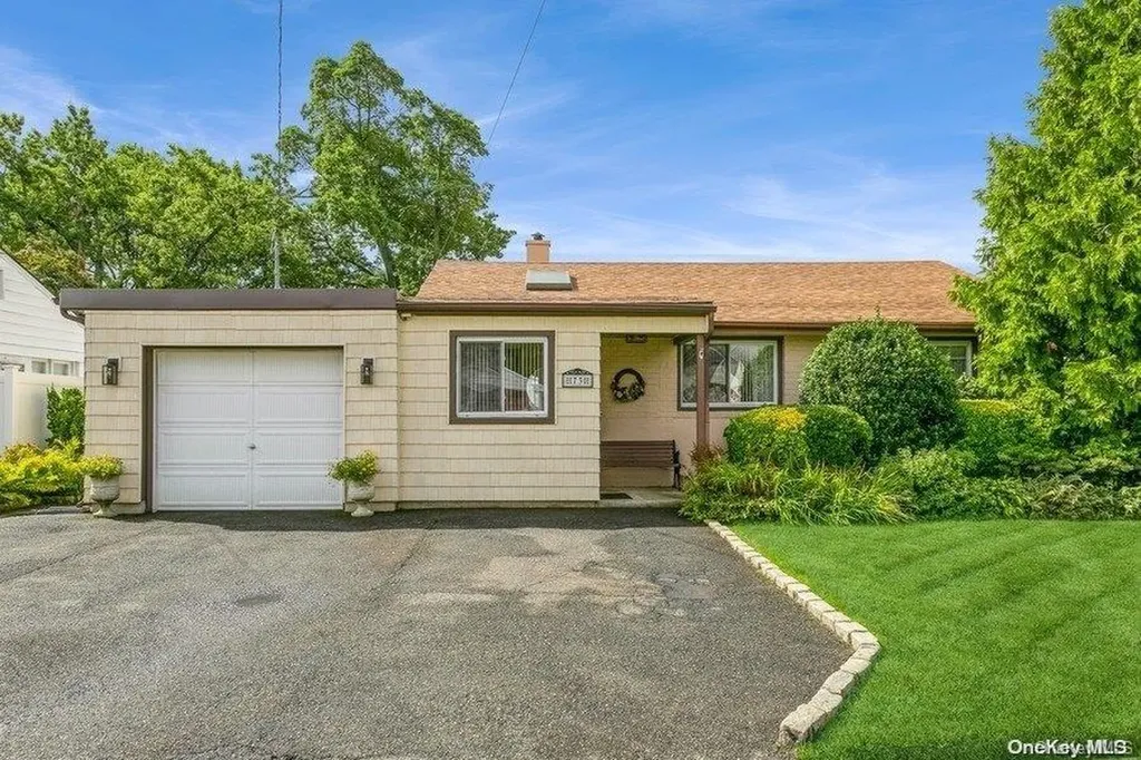 73 Wood Lane Valley Stream NY 11581