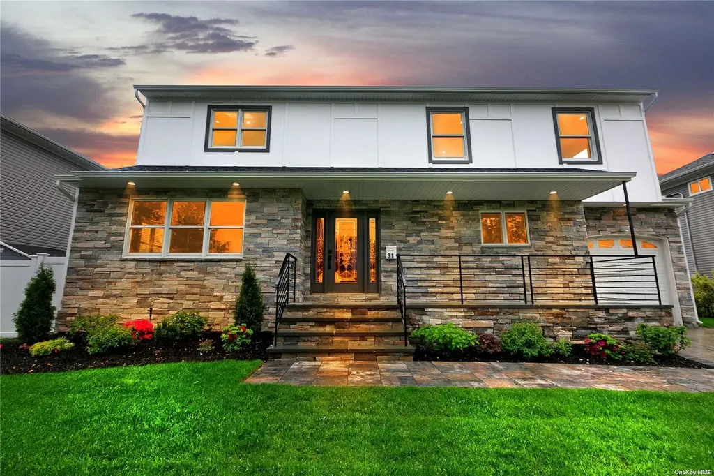 31 Main Parkway Plainview NY 11803