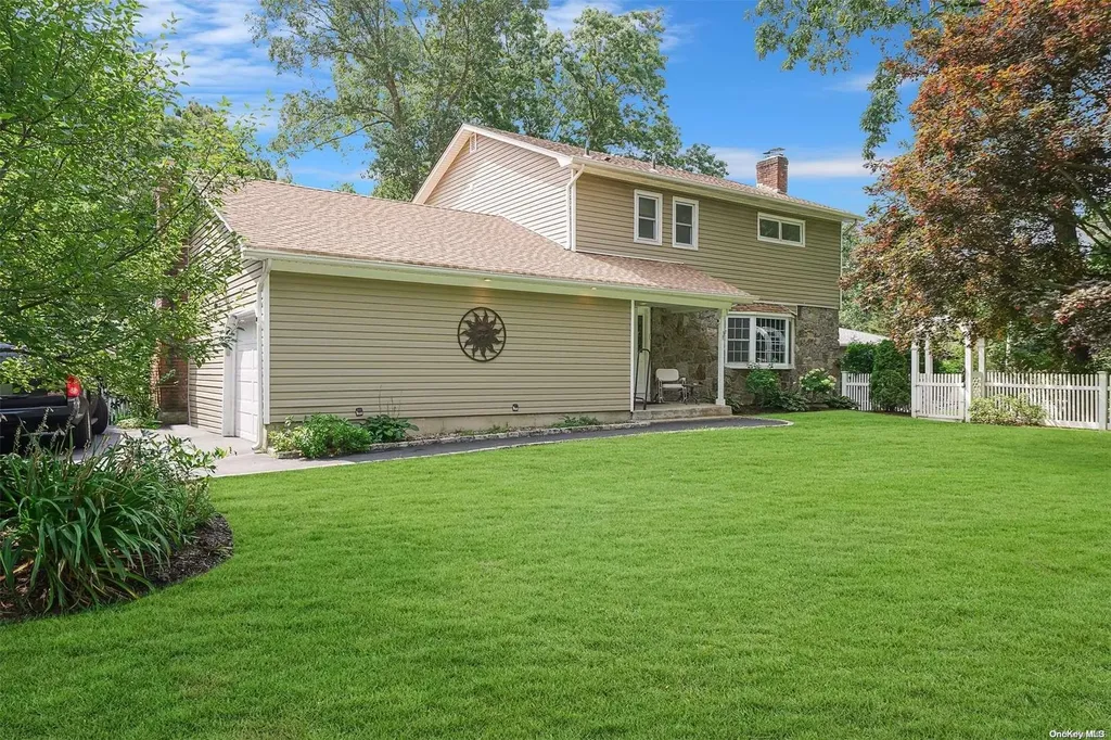 38 Gull Dip Road Ridge NY 11961