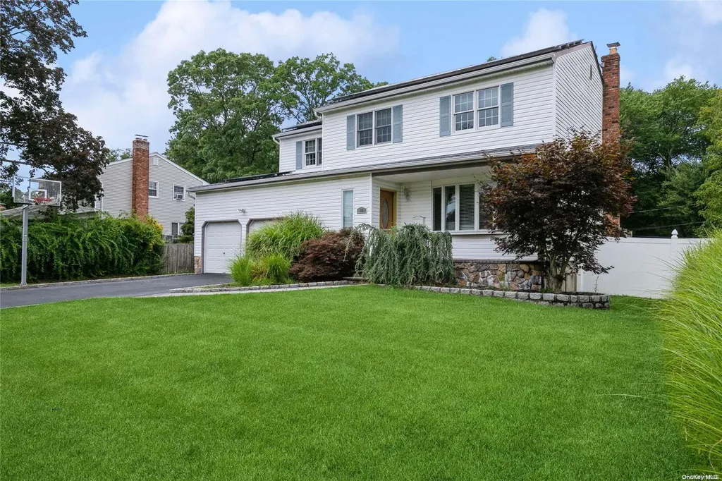49 Brilner Drive Smithtown NY 11787