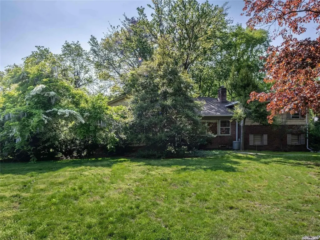 111 Birch Lane Manhasset NY 11030