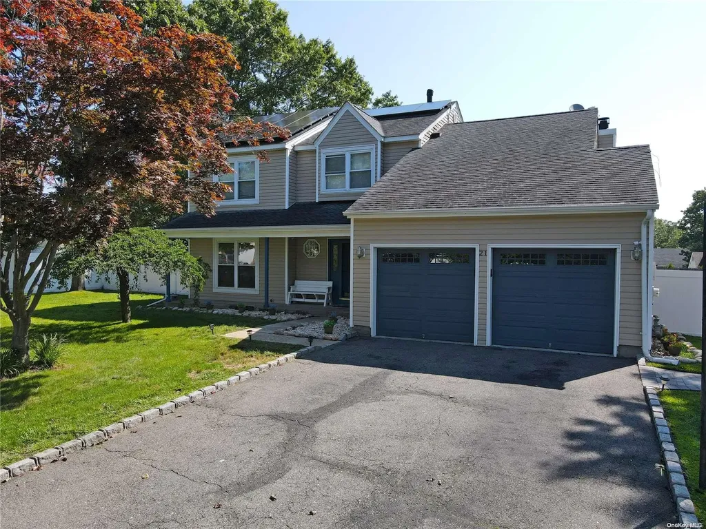 21 Colby Drive Coram NY 11727