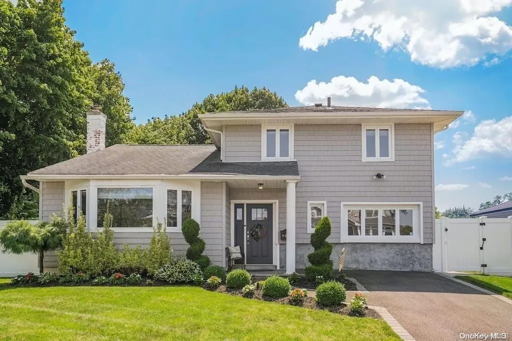 5 Miriam Lane Plainview NY 11803
