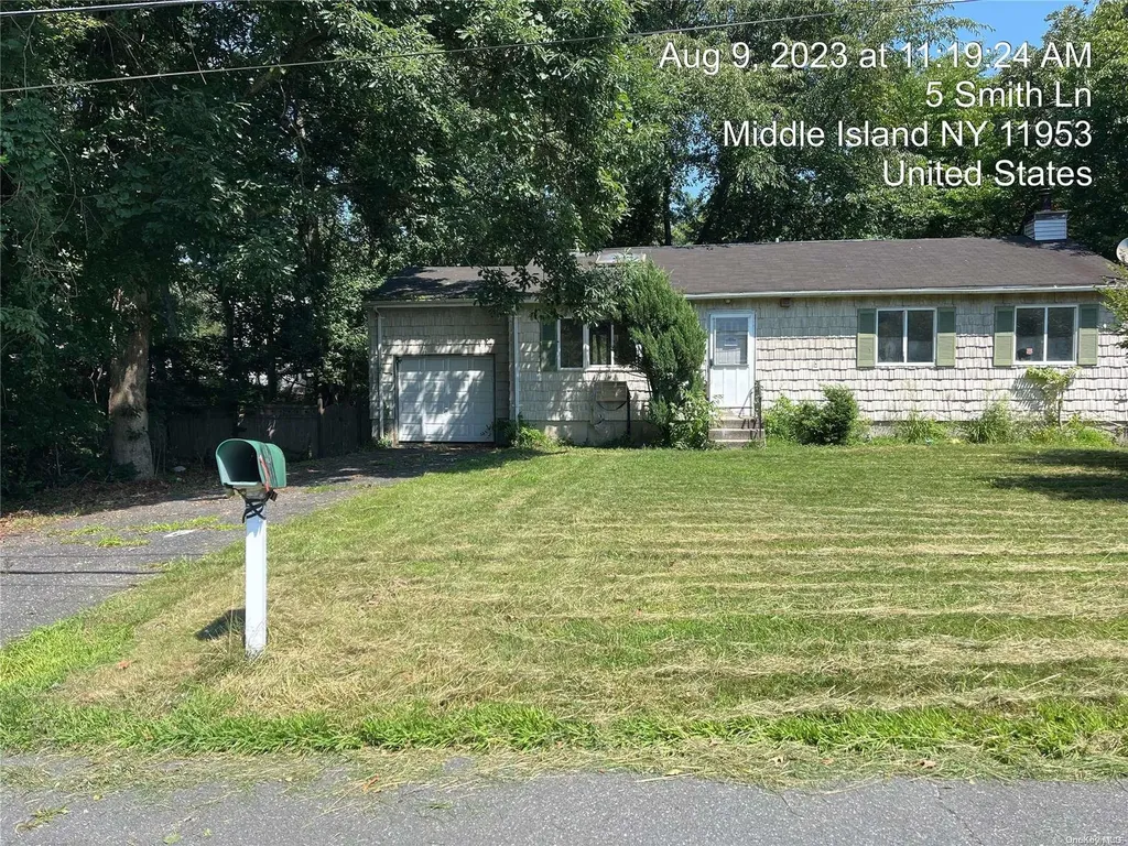 5 Smith Lane Middle Island NY 11953
