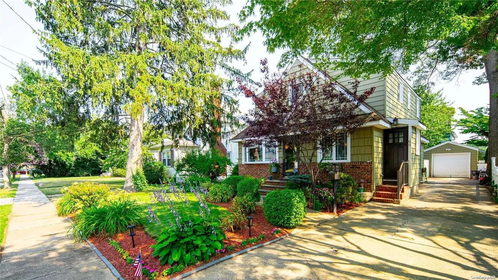 60 School Street Malverne NY 11565