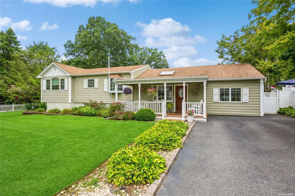 211 Deer Road Ronkonkoma NY 11779