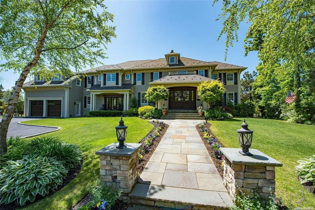 10 Magoun Road West Islip NY 11795