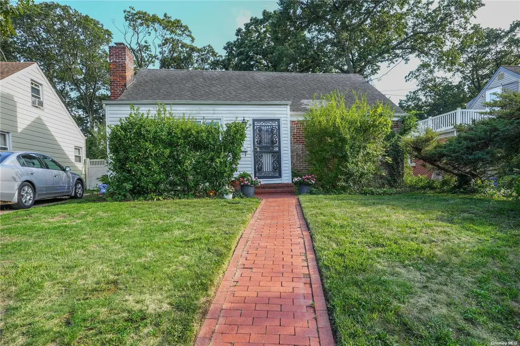 878 Centennial Avenue North Baldwin NY 11510