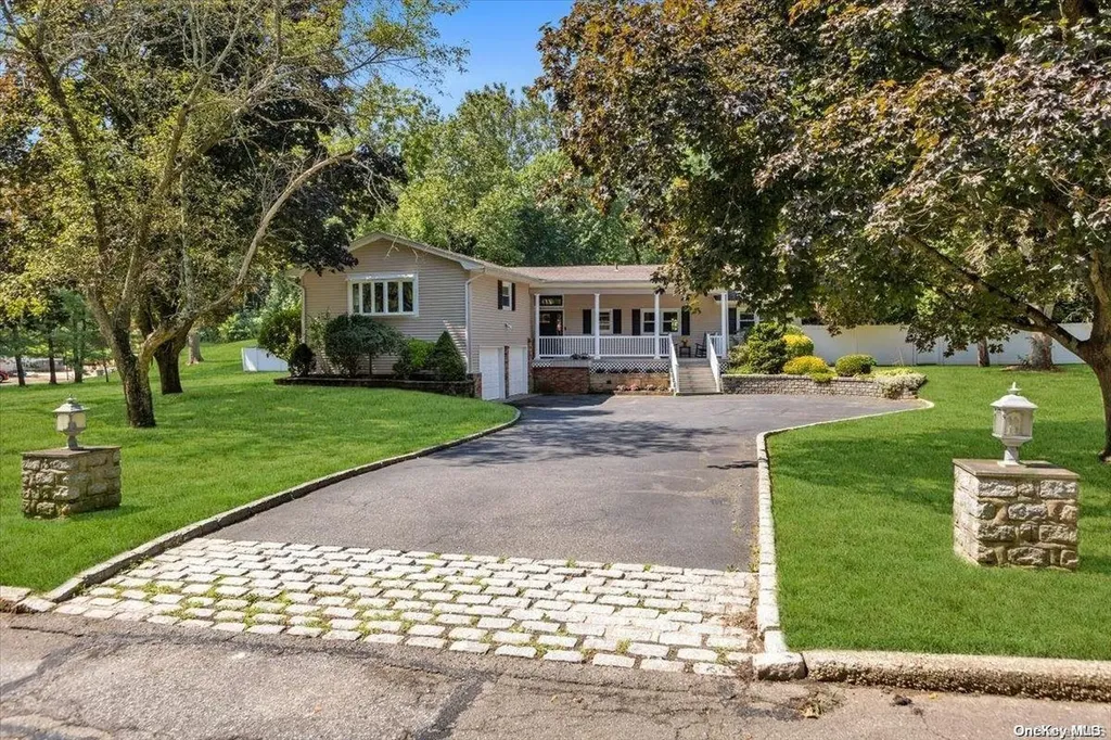 2 Austin Lane Huntington NY 11743