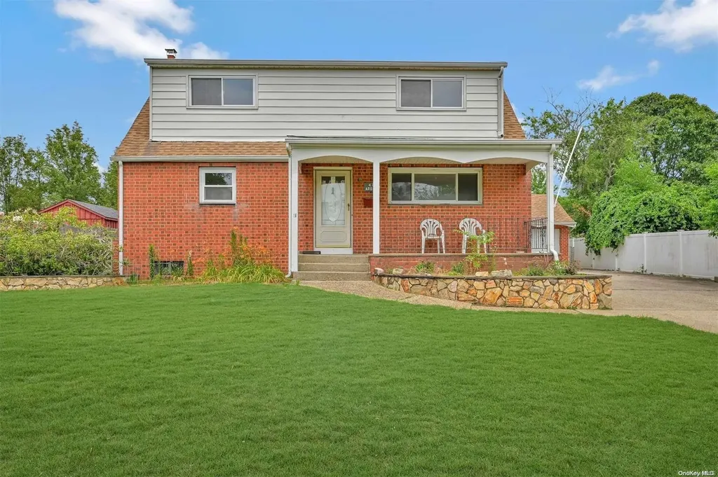 47 Arbor Lane Centereach NY 11720